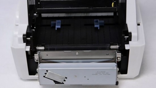 ऑटो कटर के साथ बारकोड प्रिंटर: उत्पादन को बढ़ावा देने के लिए कुशल कटिंग